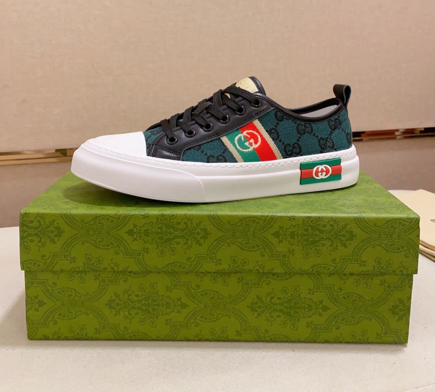 Gucci shoes GCIA08