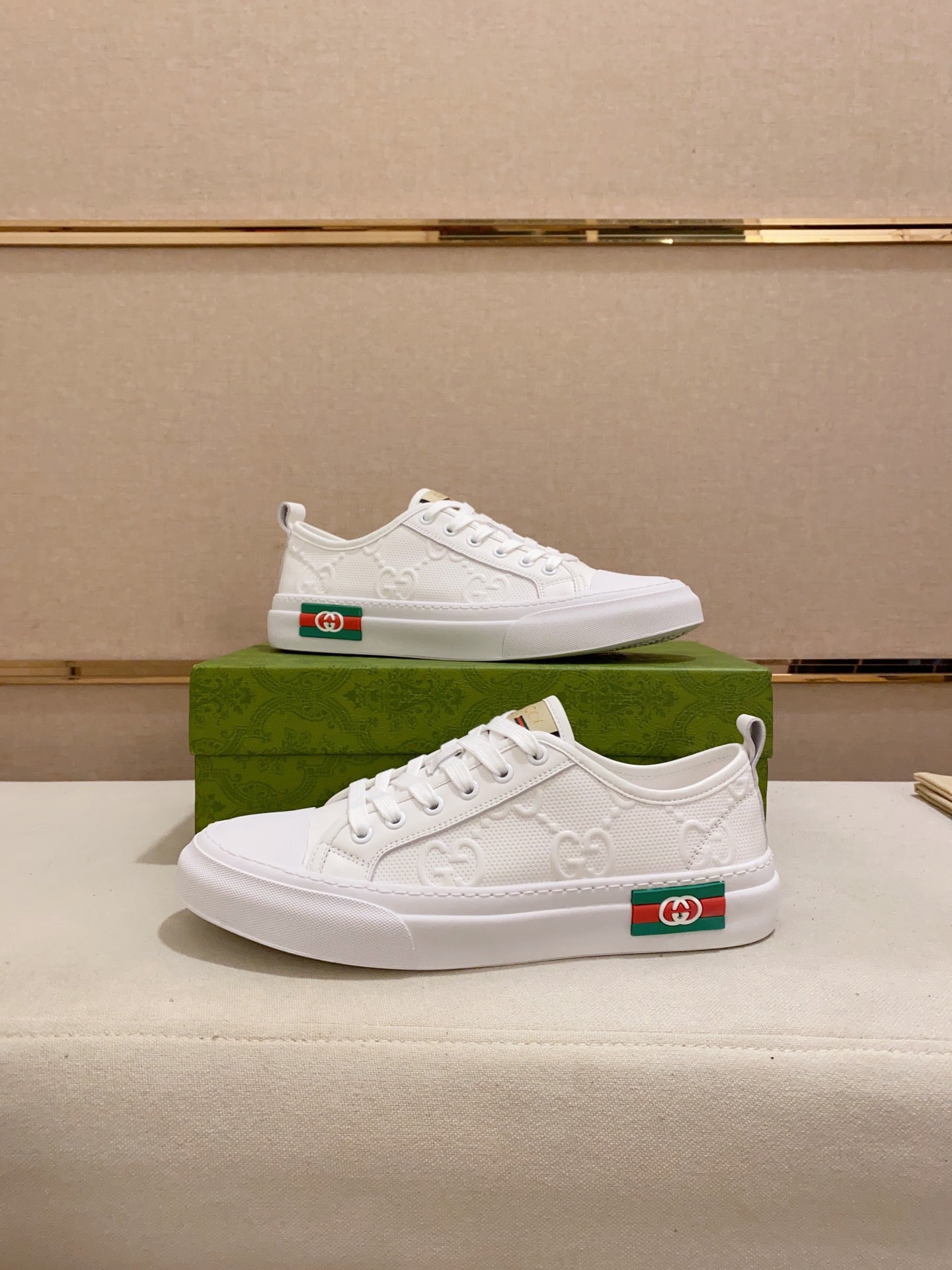 Gucci shoes TB920260