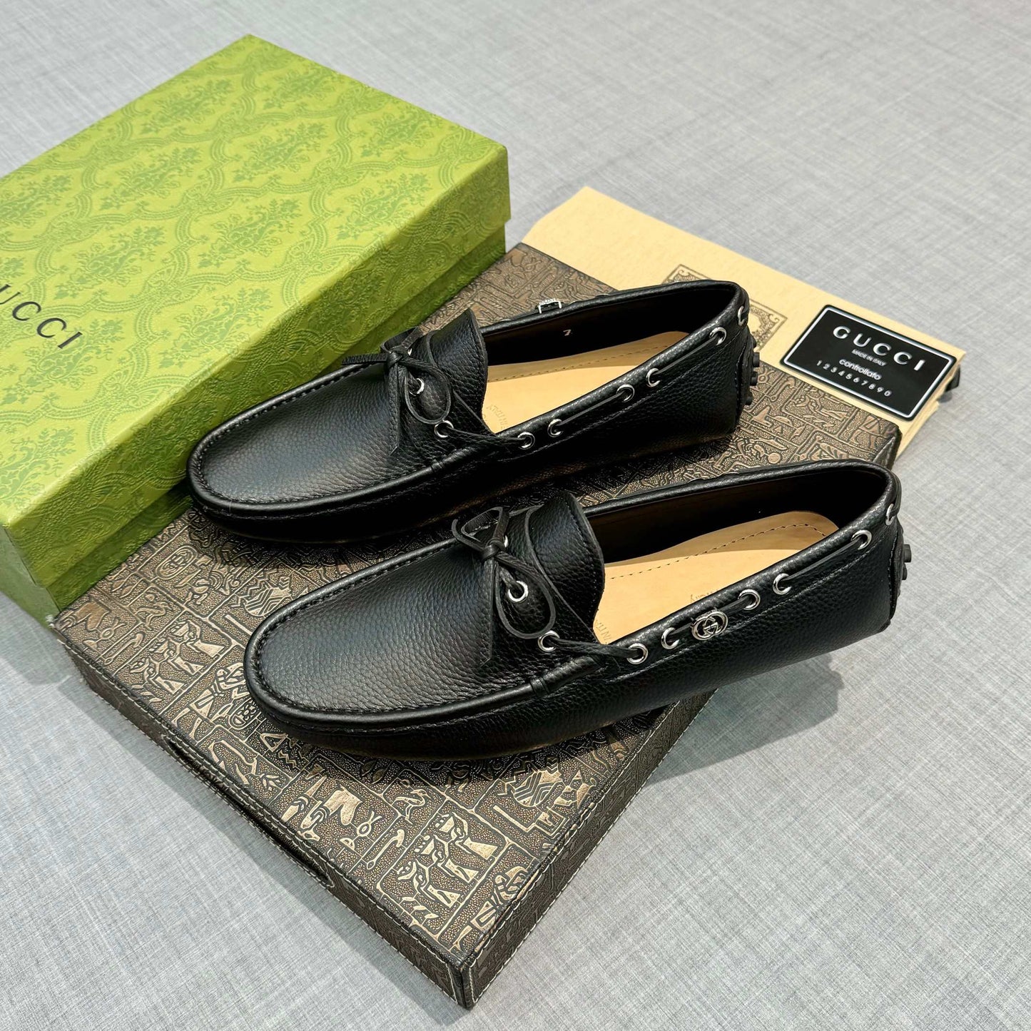 Gucci shoes Driver With interlocking G