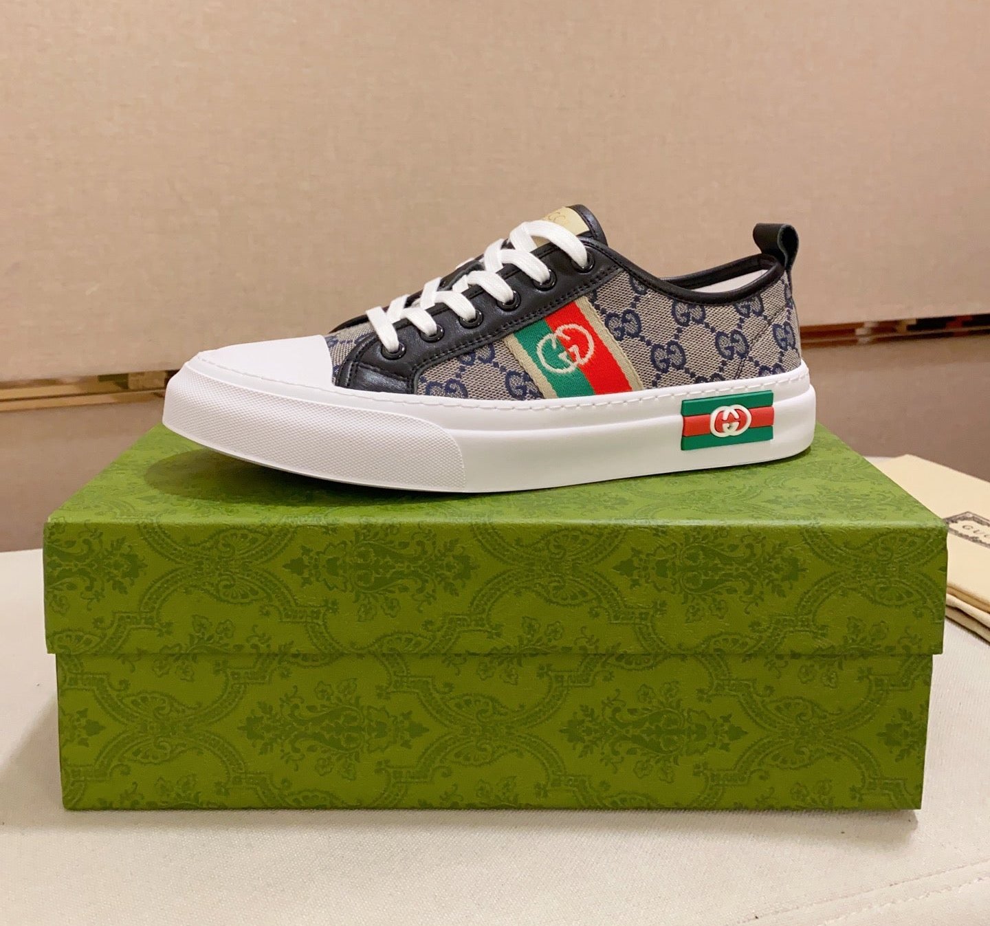 Gucci shoes GCIA08