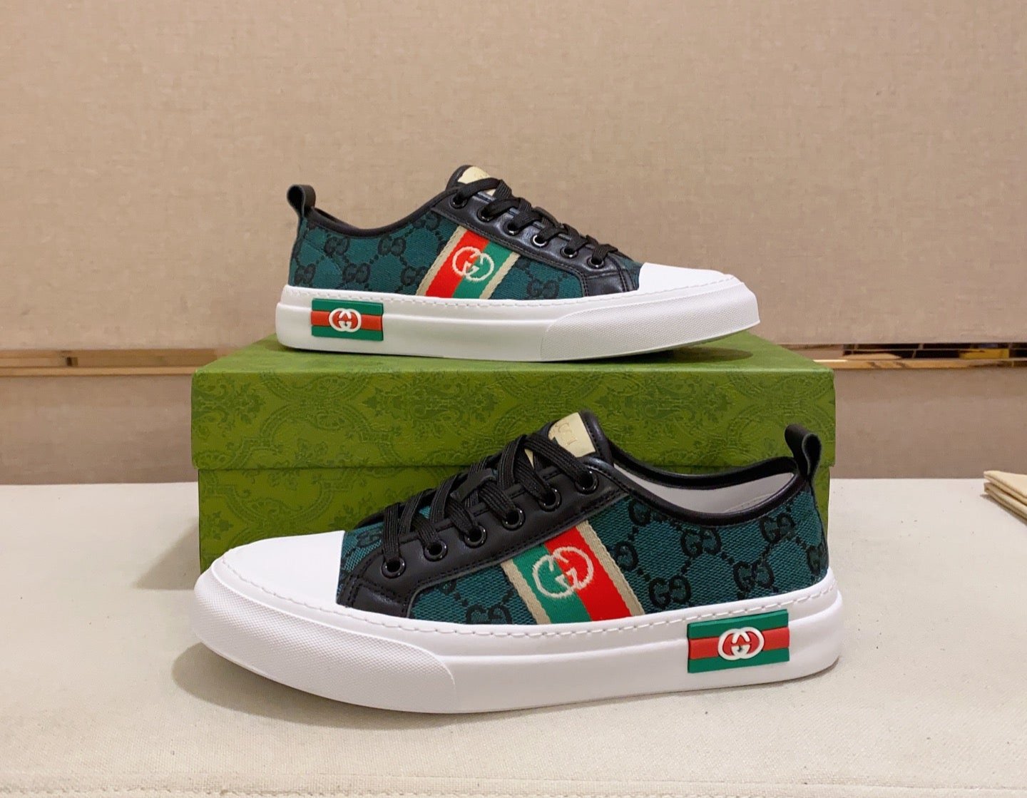 Gucci shoes GCIA08