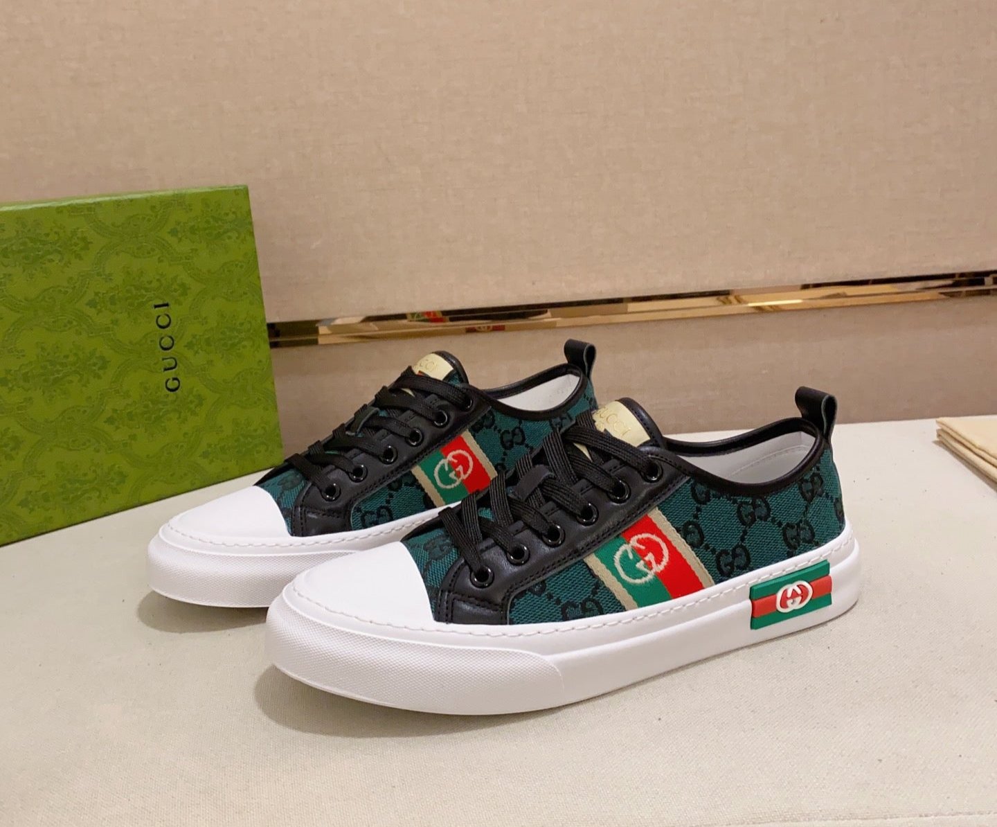 Gucci shoes GCIA08