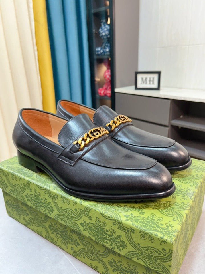 Gucci shoes logo GG