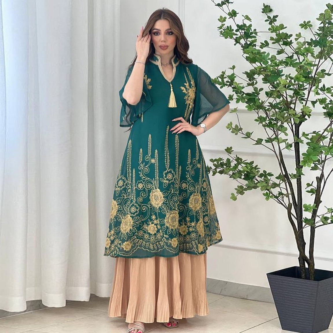 Fashion Mesh Embroidery Dress Tassel Patchwork Chiffon Pleated Fashion Muslim