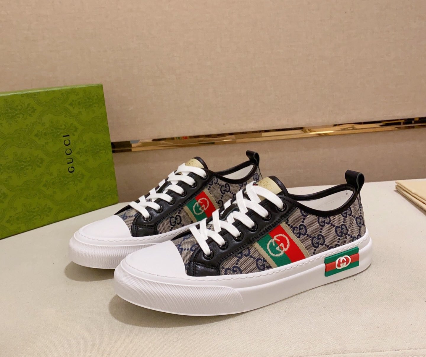 Gucci shoes GCIA08