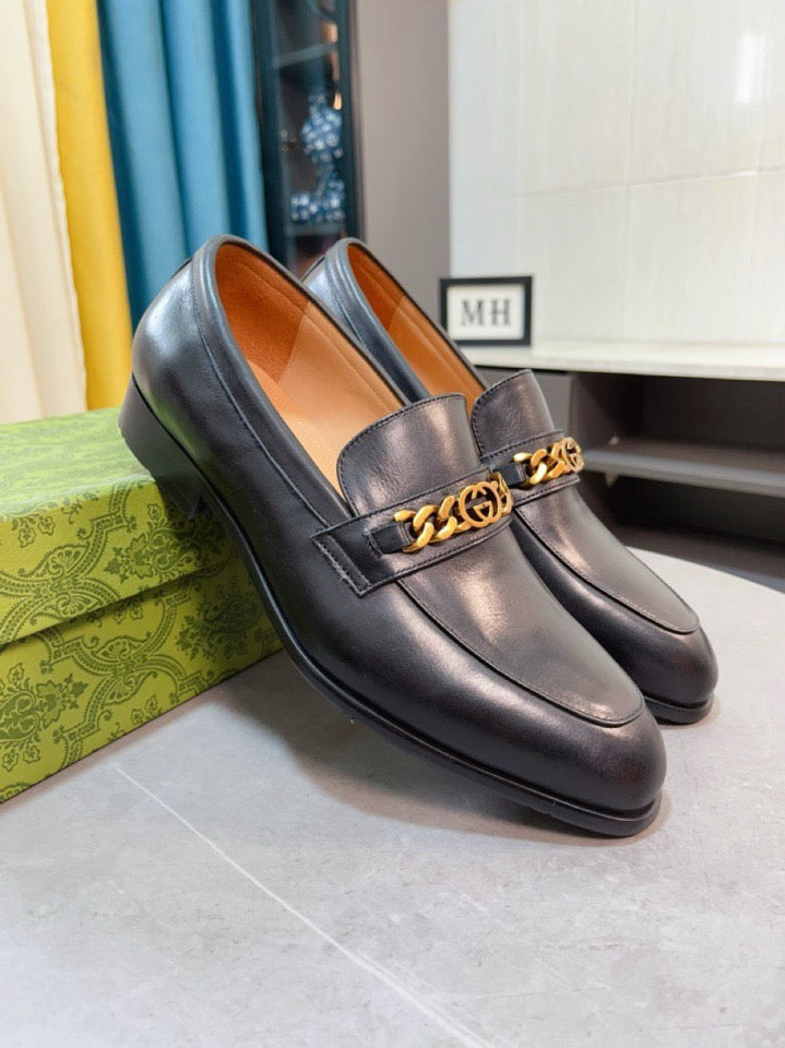 Gucci shoes logo GG