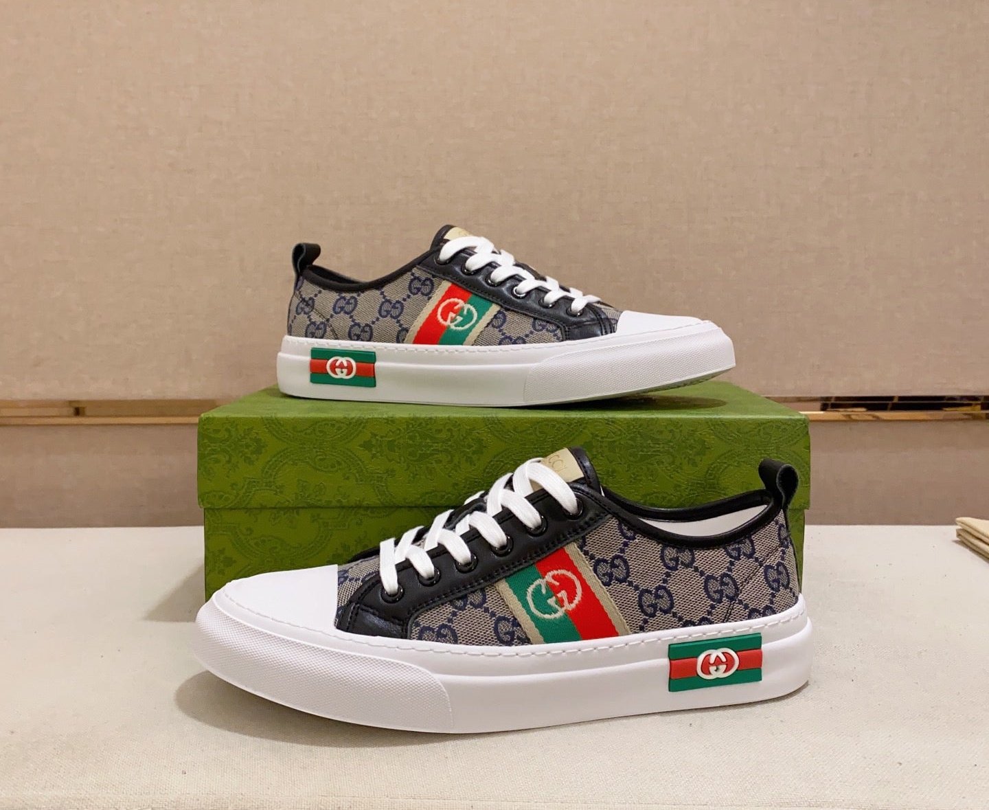 Gucci shoes GCIA08