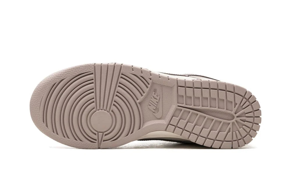 DUNK LOW WMNS "Diffused Taupe"